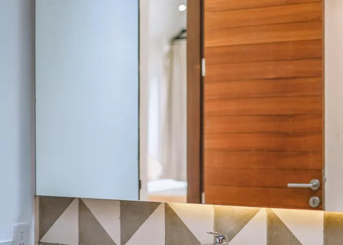Rizr: Industrial 3br Nearby Berawa Canggu (Bali)