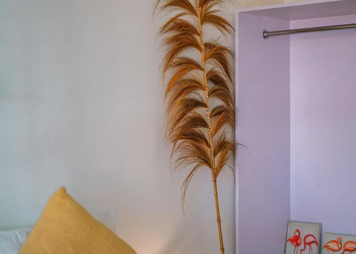 Villa Rizr: Industrial 3br Nearby Berawa *