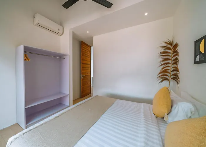 Rizr: Industrial 3br Nearby Berawa Villa *