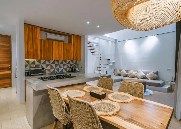 Rizr: Industrial 3br Nearby Berawa Villa Canggu (Bali)