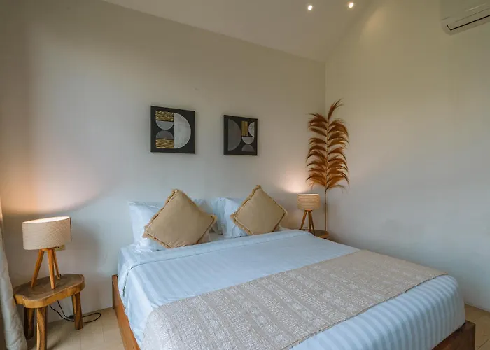Villa Rizr: Industrial 3br Nearby Berawa Canggu (Bali)