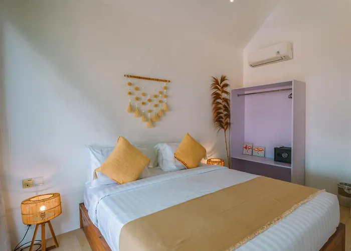 Villa Rizr: Industrial 3br Nearby Berawa Canggu (Bali)